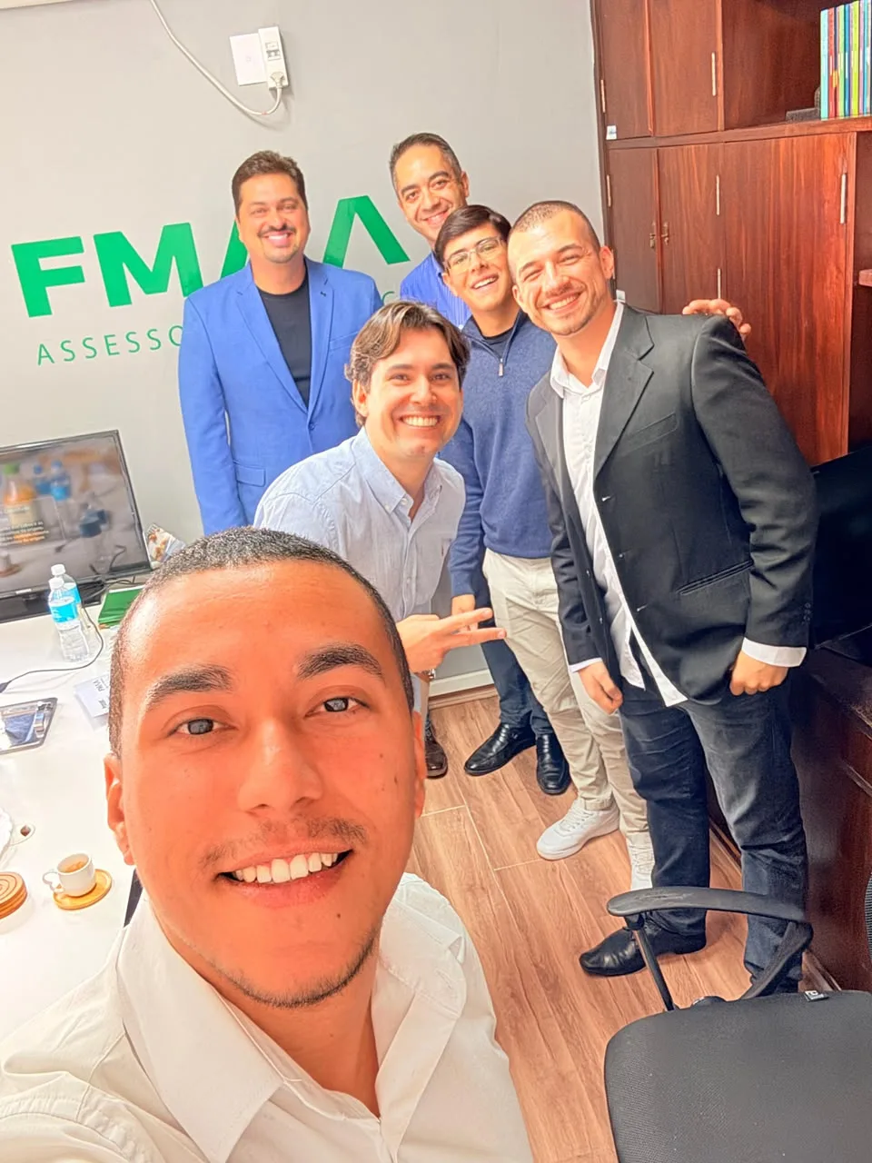 Time do cliente ao final de um encontro de estruturação comercial